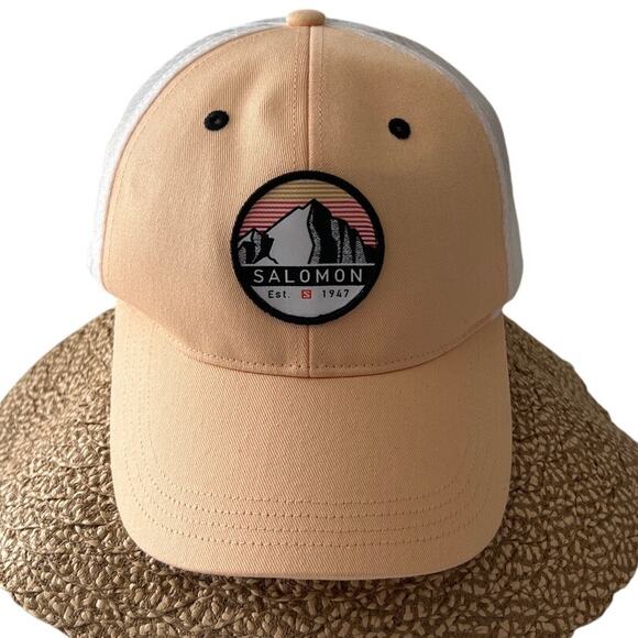 Salomon Trucker Curved Cap NWT Apricot Ice Sz L/XL Snapback Lightweight Rare - Picture 1 of 9